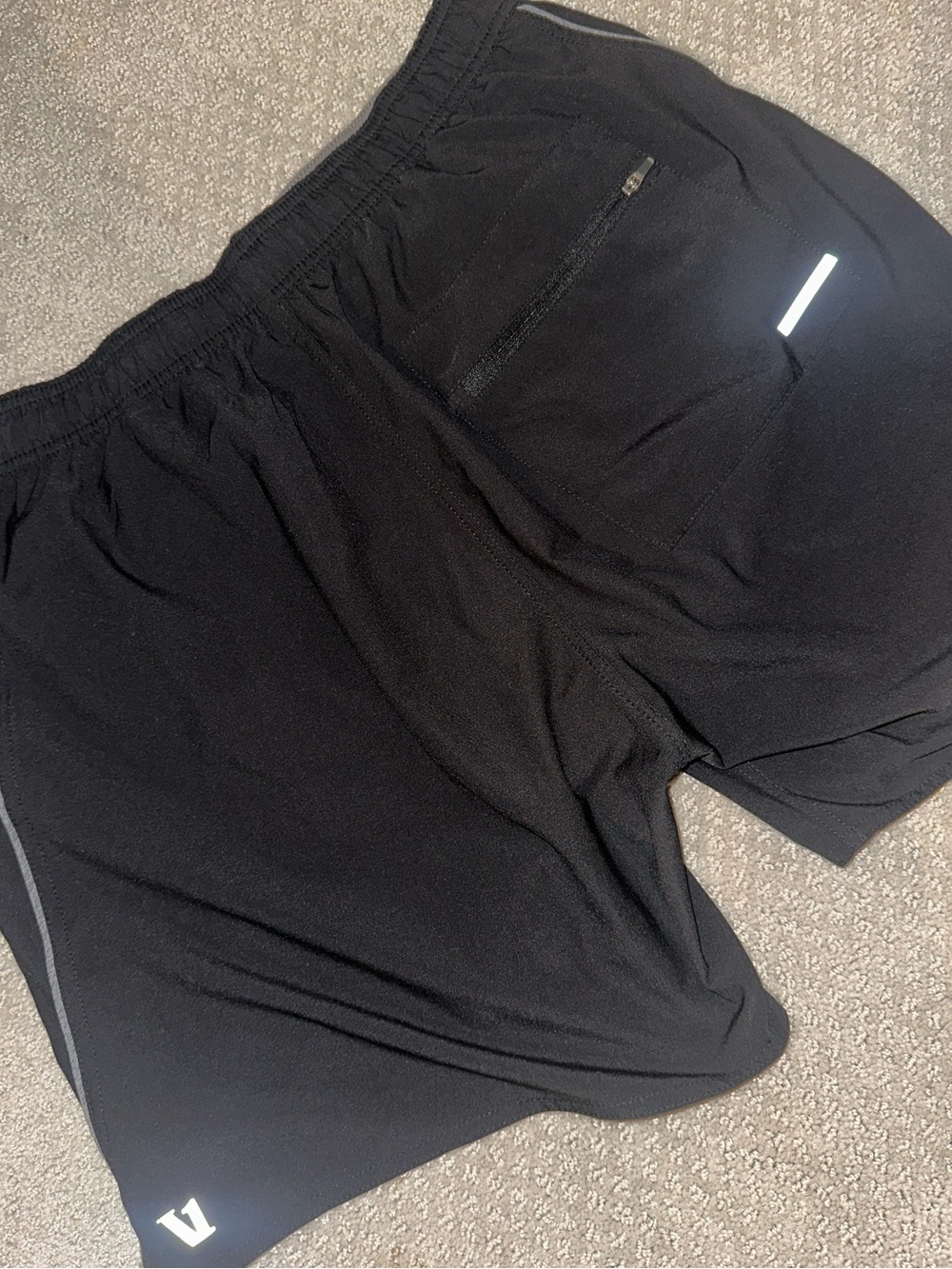 EUC! Vuori 6" Trail Black Athletic Shorts Mens - XL
